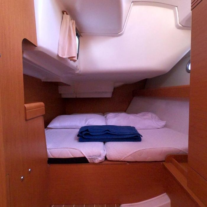 Praha | Sun Odyssey 42 photo 16