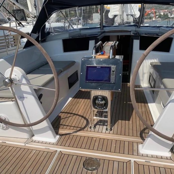 Cassis | Hanse 388 photo 2