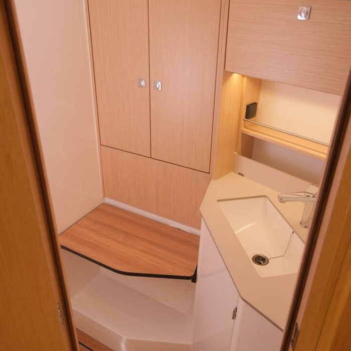 Daviana | Bavaria C46 photo 16