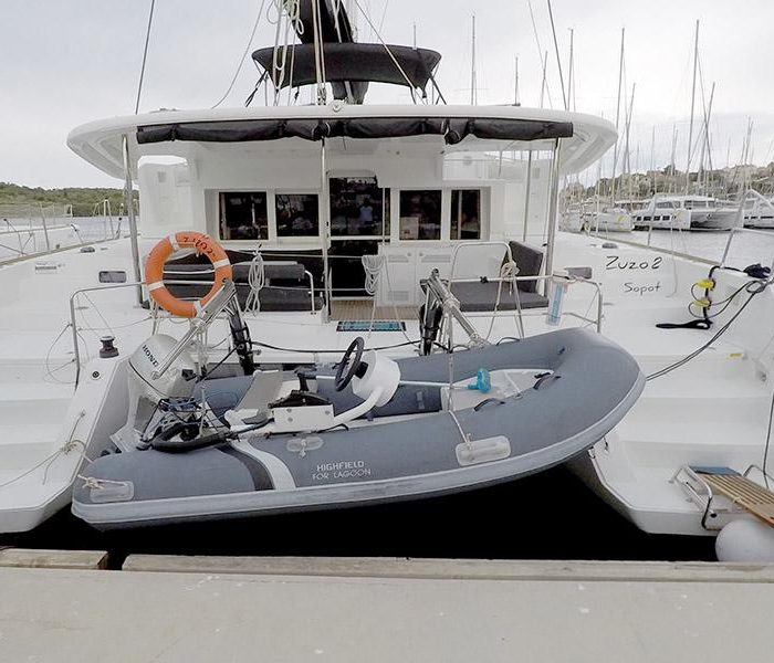 Zuzo 2 | Lagoon 450 photo 8