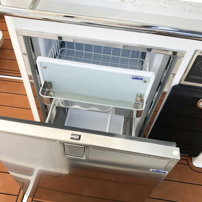 Batcat | Aquila 32 Sport photo 16