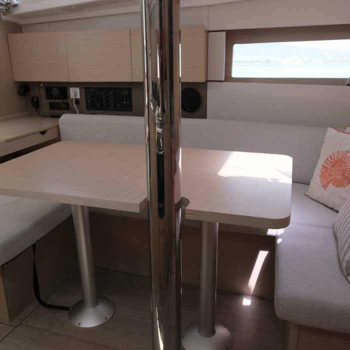 TRITON 89 | Oceanis 38.1 photo 54
