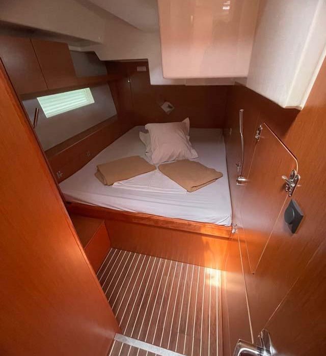 Insomnia | Bavaria C50 Holiday - 5 cab. photo 5