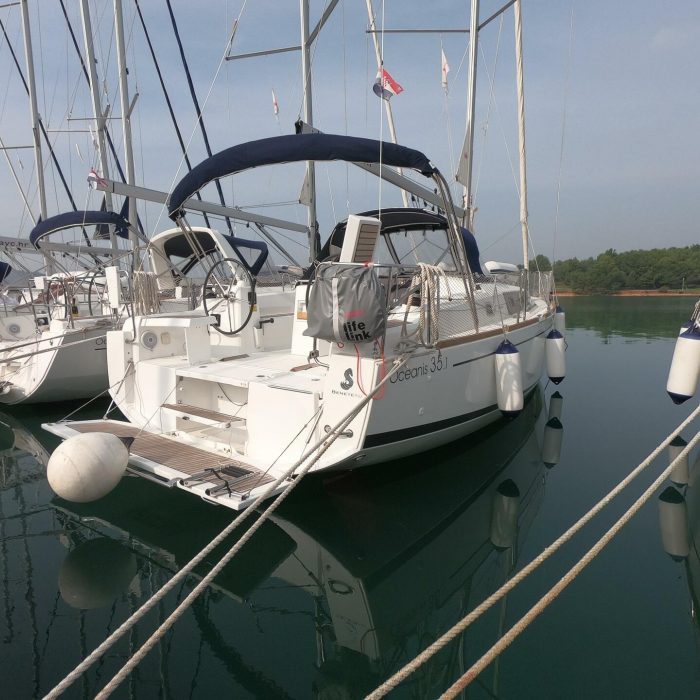 Abeona | Oceanis 35.1 photo 6