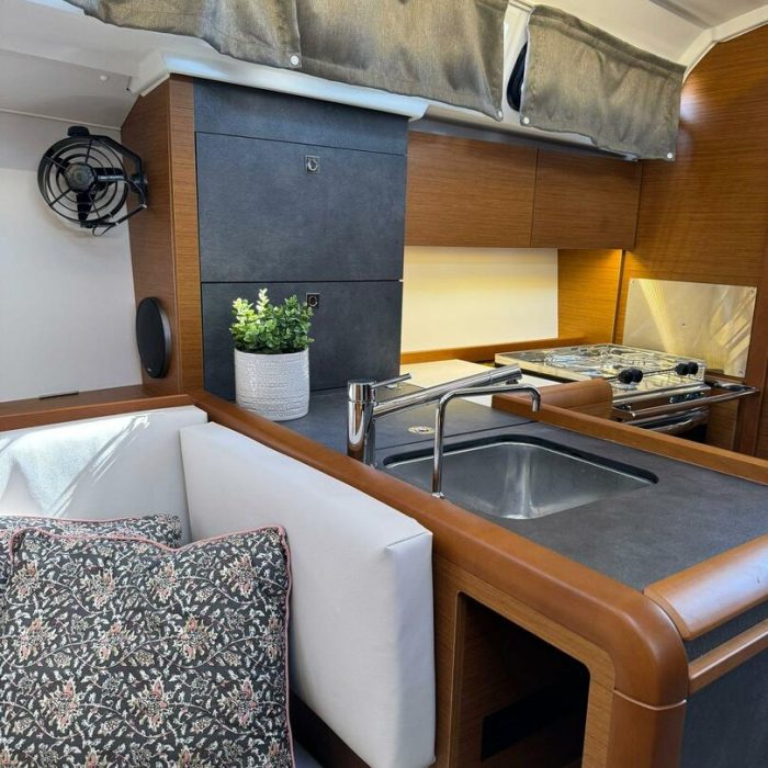 Why Not | Sun Odyssey 349 photo 6