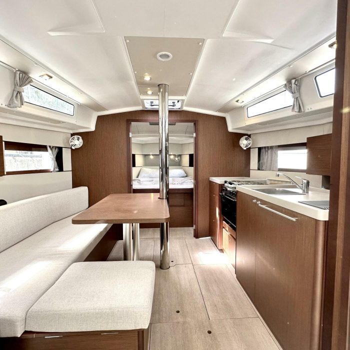 Sail Lyra | Oceanis 38.1 photo 6