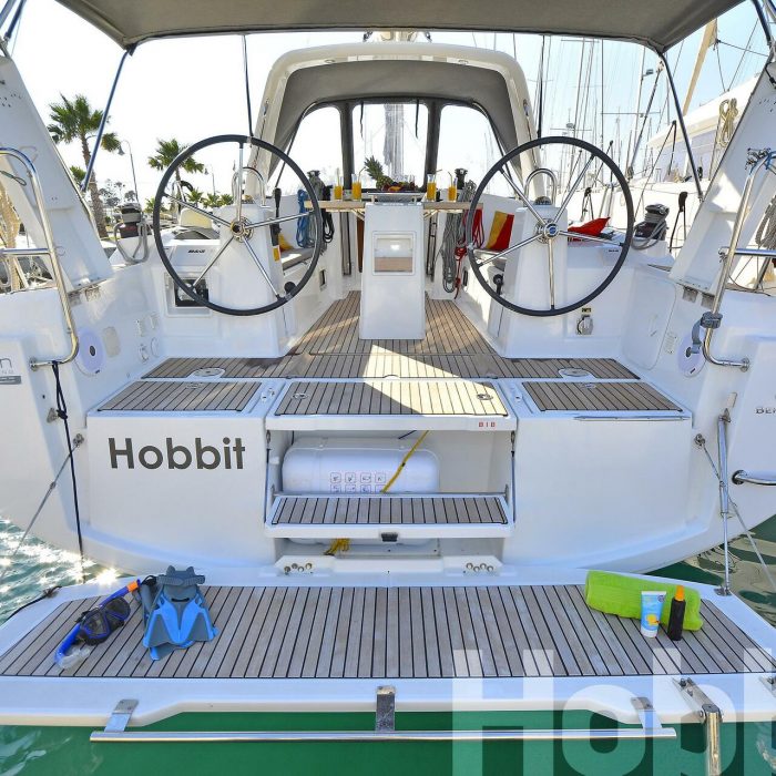 Hobbit | Oceanis 35 photo 16