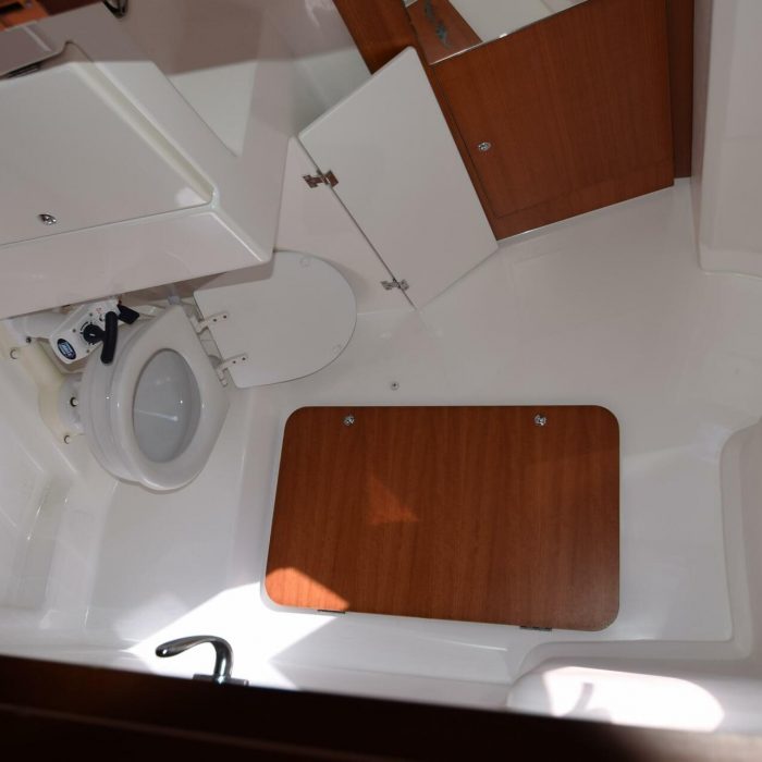 Vittoria | Dufour 335 Grand Large photo 13