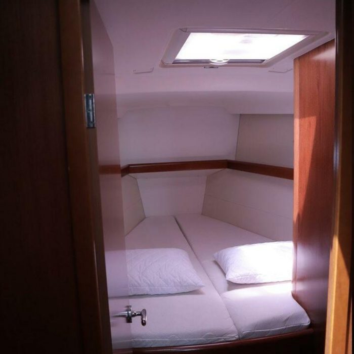 Seacret | Oceanis 43 photo 3