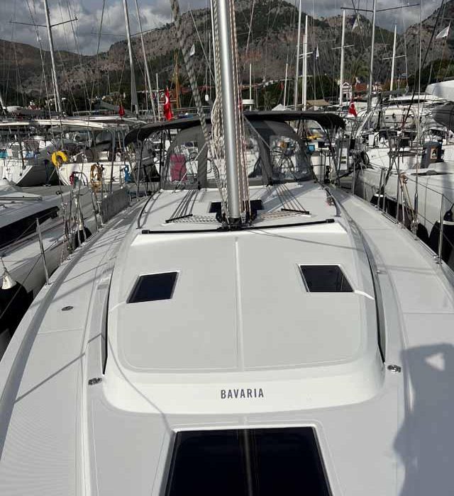 Nava | Bavaria C42 photo 3