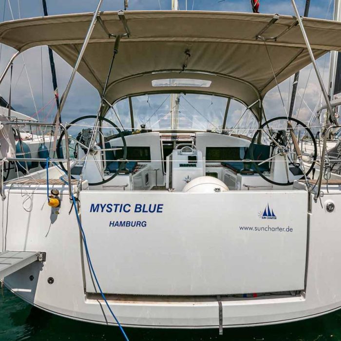 Mystic Blue | Sun Odyssey 440 photo 4