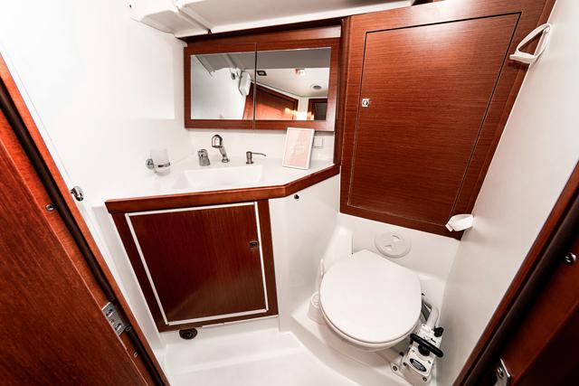 Theia | Oceanis 45 photo 30