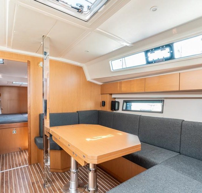 Avra | Bavaria C42 photo 13
