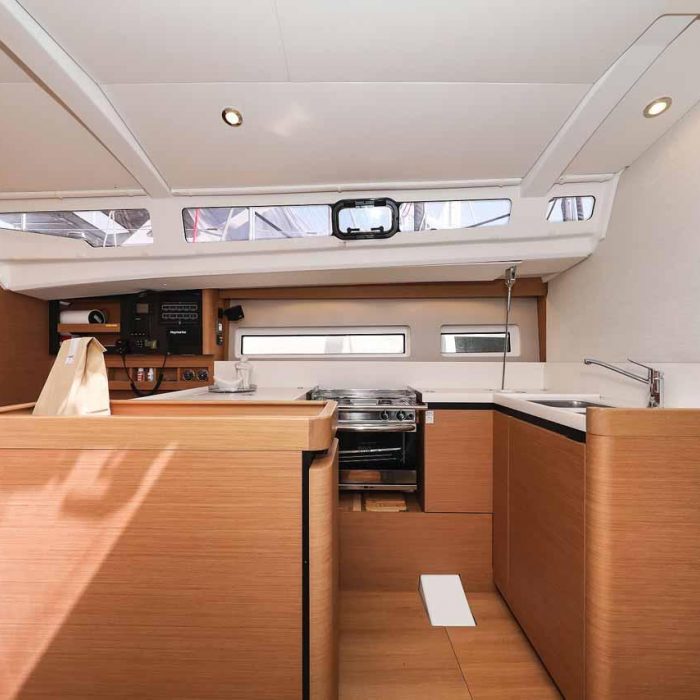Follow your Dream | Sun Odyssey 440 photo 12