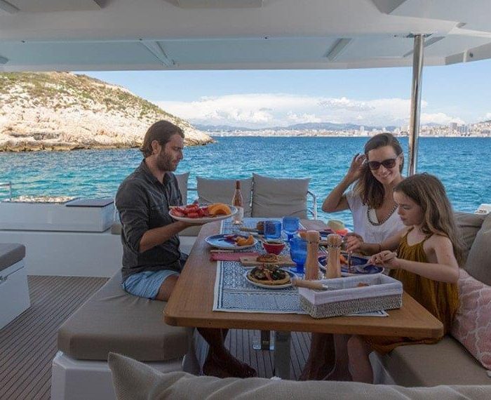 Fortunata | Fountaine Pajot Astrea 42 photo 8