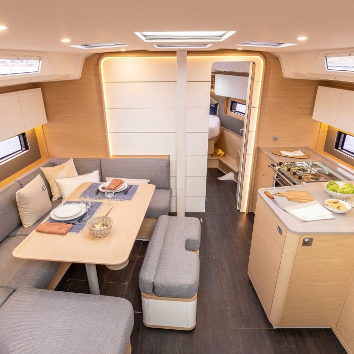 Sunsail 41.3 Premium | Dufour 41 photo 9