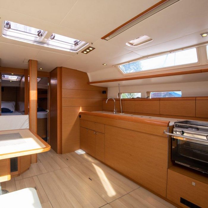 Aurora Belle | Sun Odyssey 469 photo 10