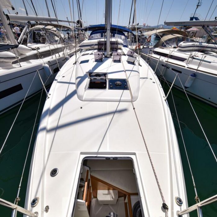 Swannabe | Sun Odyssey 490 photo 3