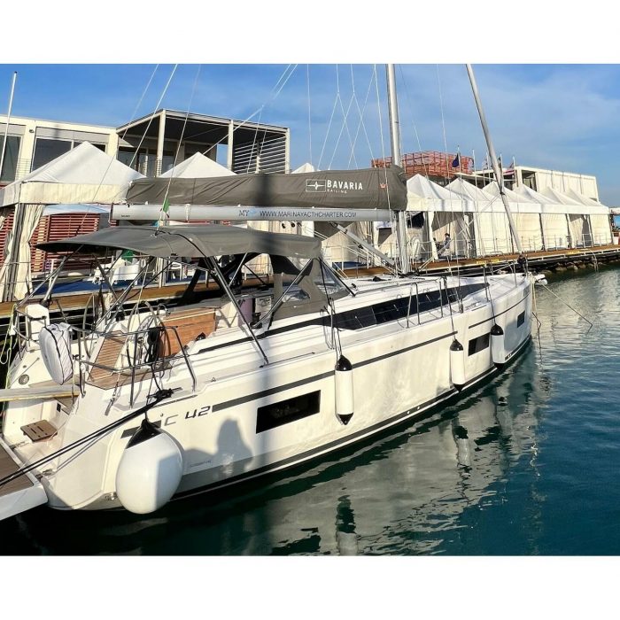 Supereva | Bavaria C42 photo 3