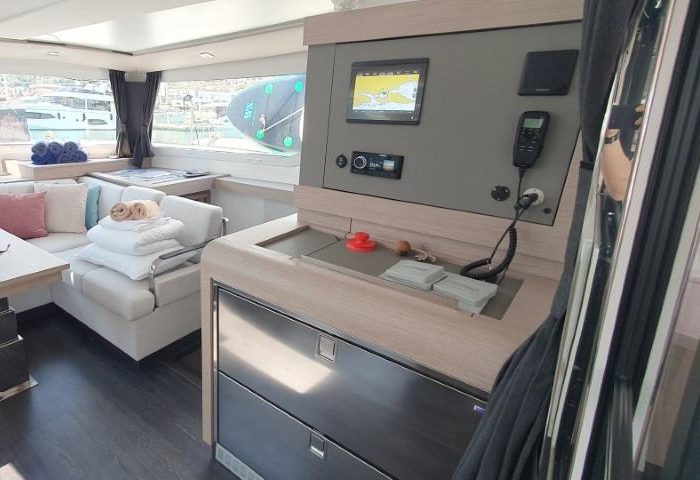 Dreamcatcher | Fountaine Pajot Elba 45 photo 11