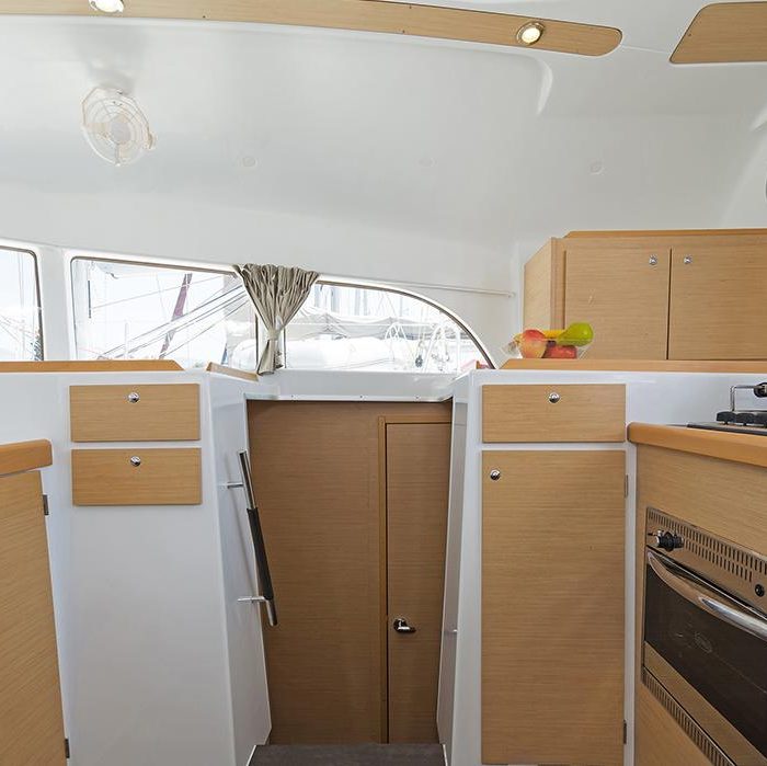 Bellevue | Lagoon 380 S2 - 4 + 2 cab. photo 8 Bellevue | Lagoon 380 S2 - 4 + 2 cab. photo 8