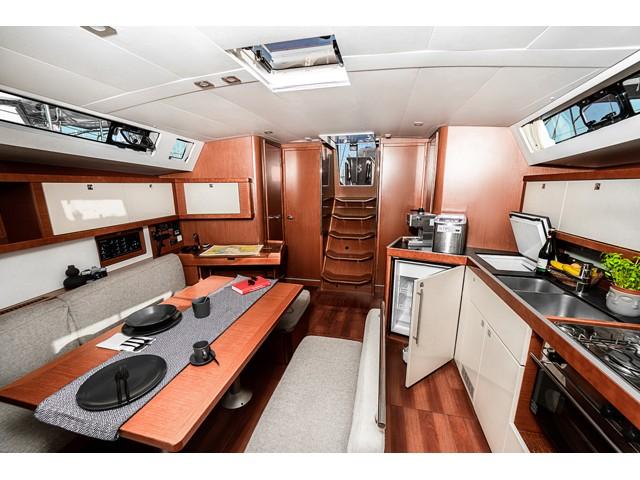 Theia | Oceanis 45 photo 19