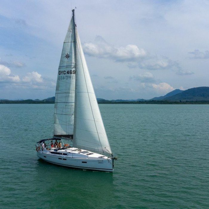 Aurora Belle | Sun Odyssey 469 photo 4