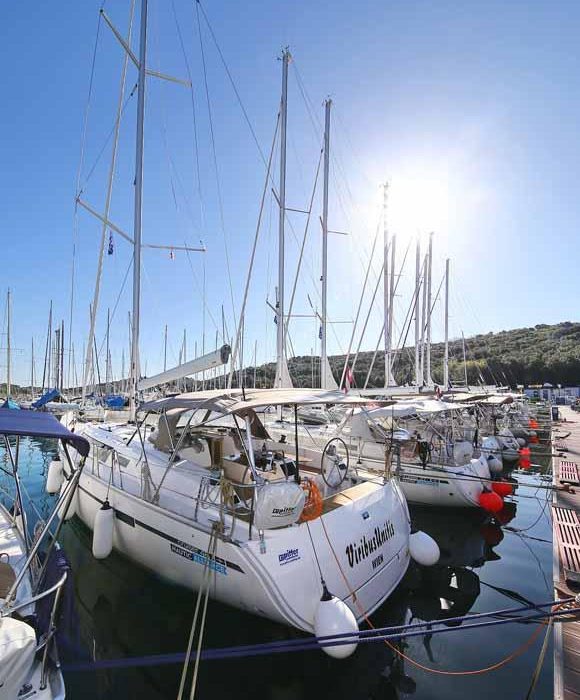 Viribus Unitis | Bavaria Cruiser 46 photo 6