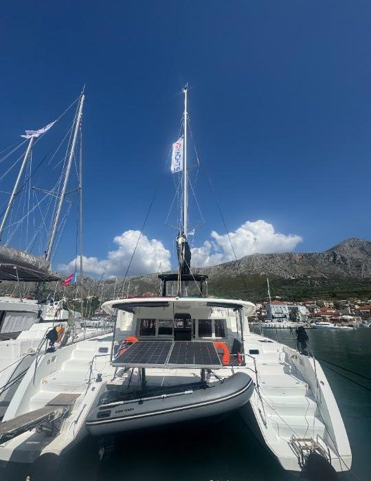 Mary One | Lagoon 450 Fly photo 6