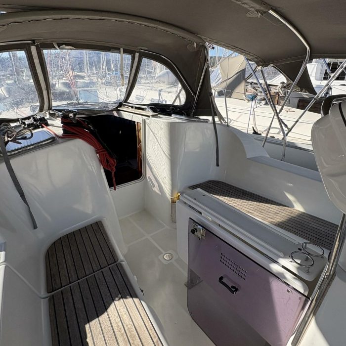 Sail Mira photo 5