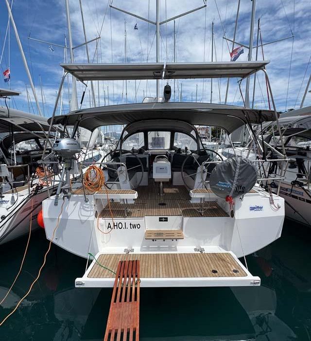 A.HO.I. two | Bavaria C42 photo 4