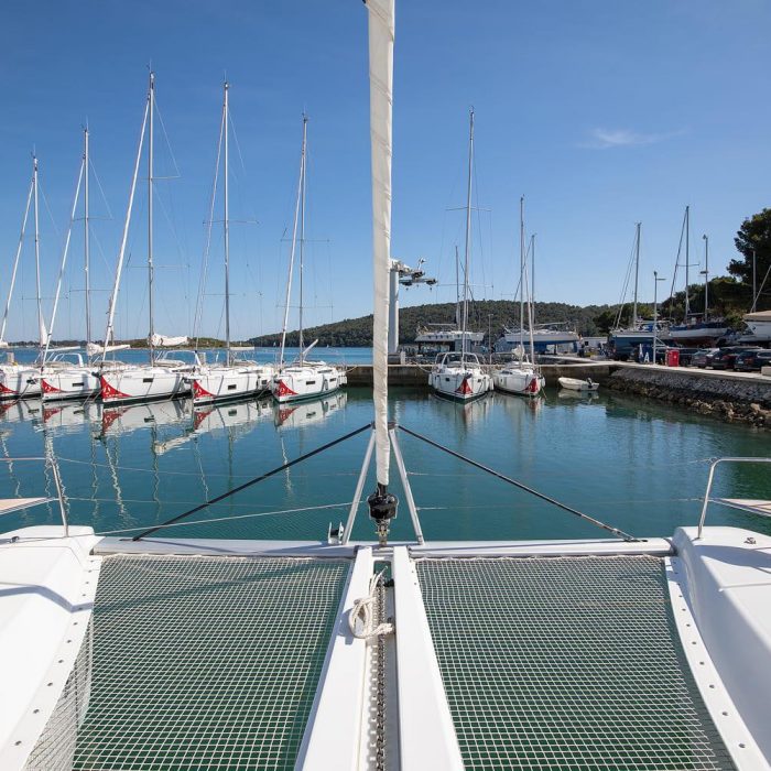Long Island | Lagoon 46 photo 6