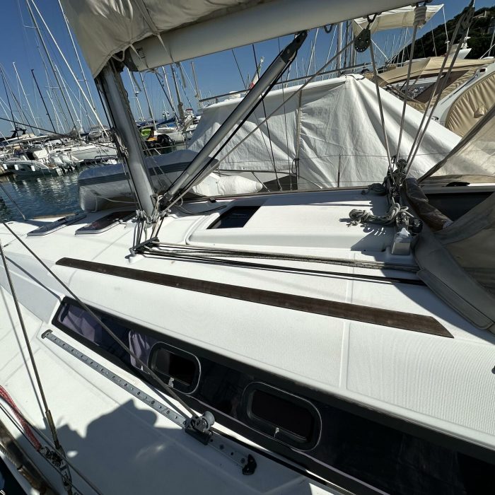 Blu | Oceanis 34 photo 2