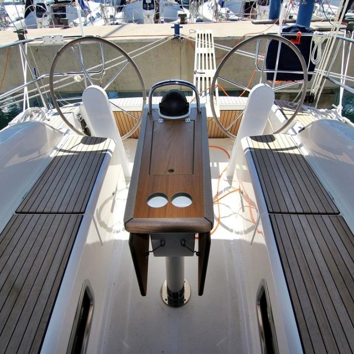 Bella | Bavaria Cruiser 34 photo 5