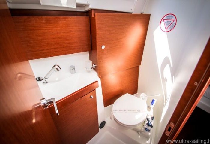 Dalmar | Oceanis 35 photo 8