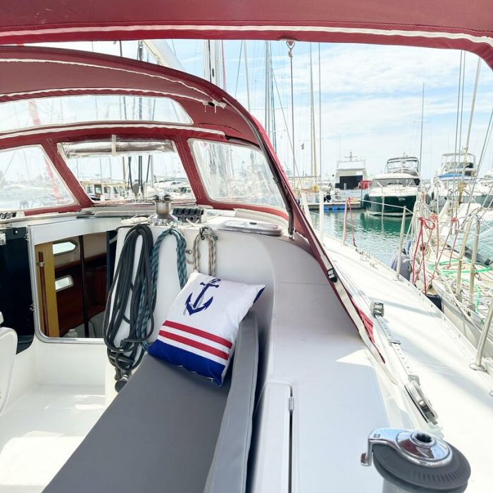 Argo | Oceanis 393 photo 2