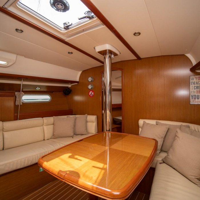 Mila | Sun Odyssey 42i photo 12