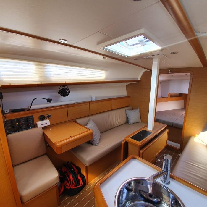 Aqua | Sun Odyssey 33i photo 12