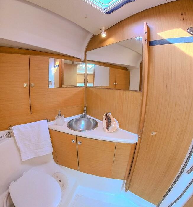 Guji | Sun Odyssey 44 i photo 9