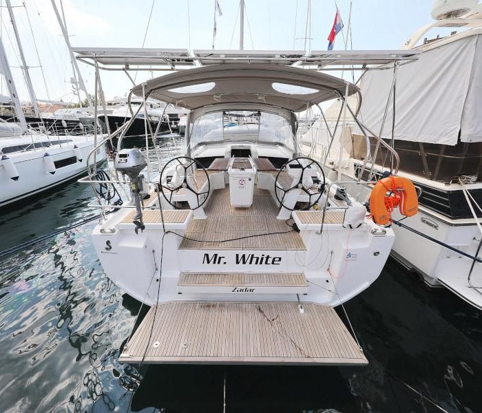 MR. WHITE | Oceanis 46.1 photo 11