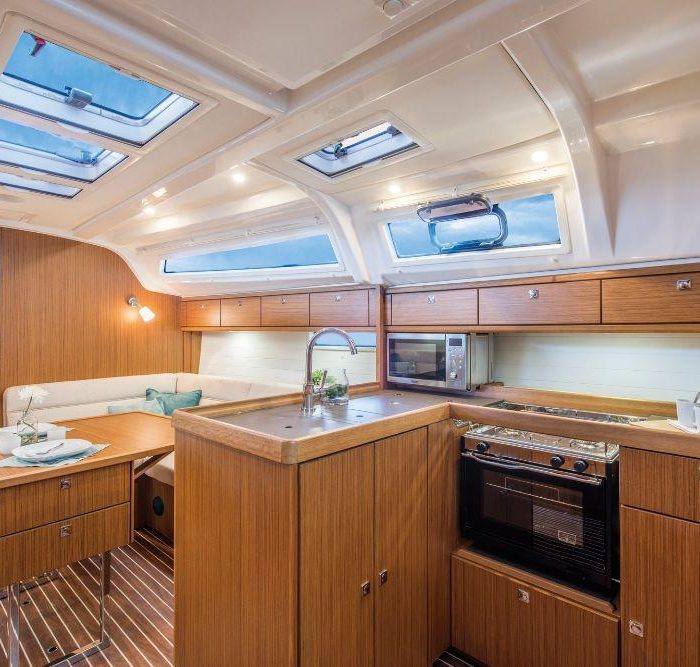Julia | Bavaria Cruiser 37 photo 11