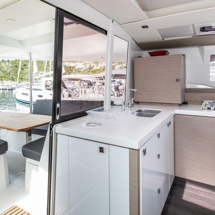 Livia Augusta | Fountaine Pajot Astrea 42 photo 16