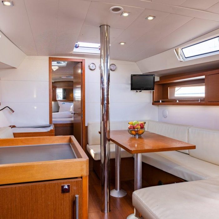 Buddy | Oceanis 41.1 photo 6