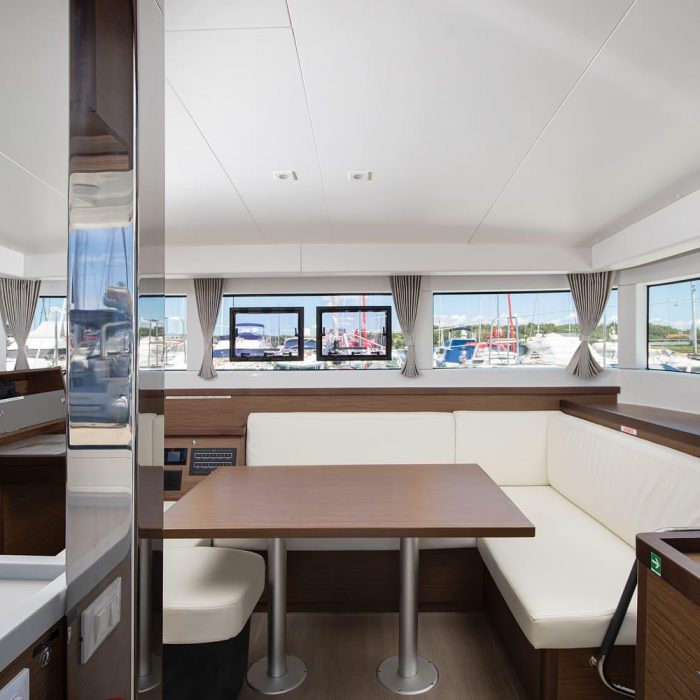 Yolo | Lagoon 40 photo 14