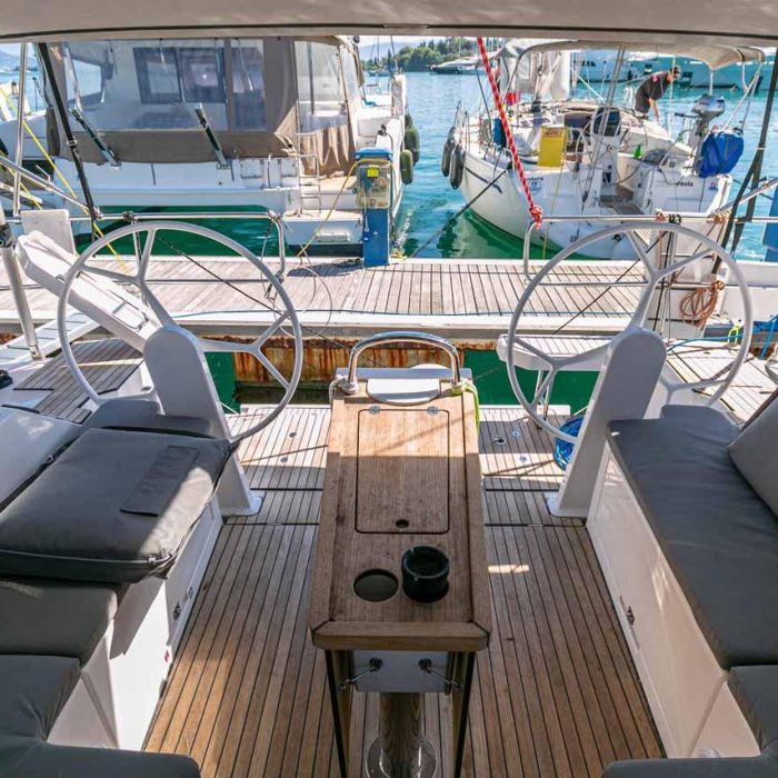 Ironic | Bavaria C42 photo 2