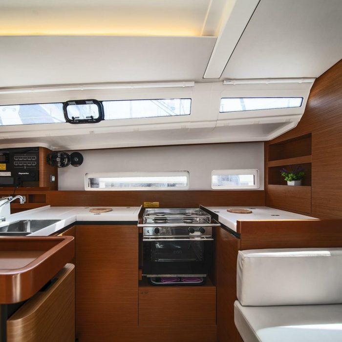 Henry Every | Sun Odyssey 410 photo 23 Henry Every | Sun Odyssey 410 photo 23