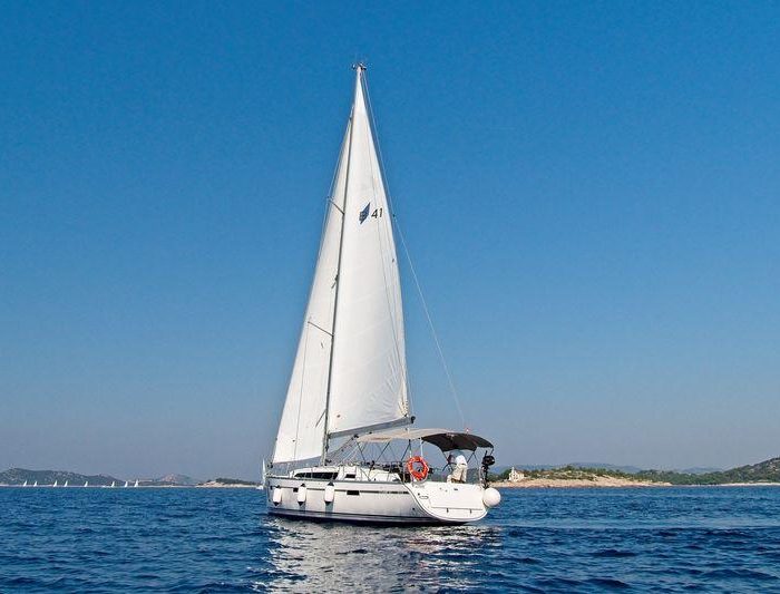 MH 57 | Bavaria Cruiser 41 photo 4