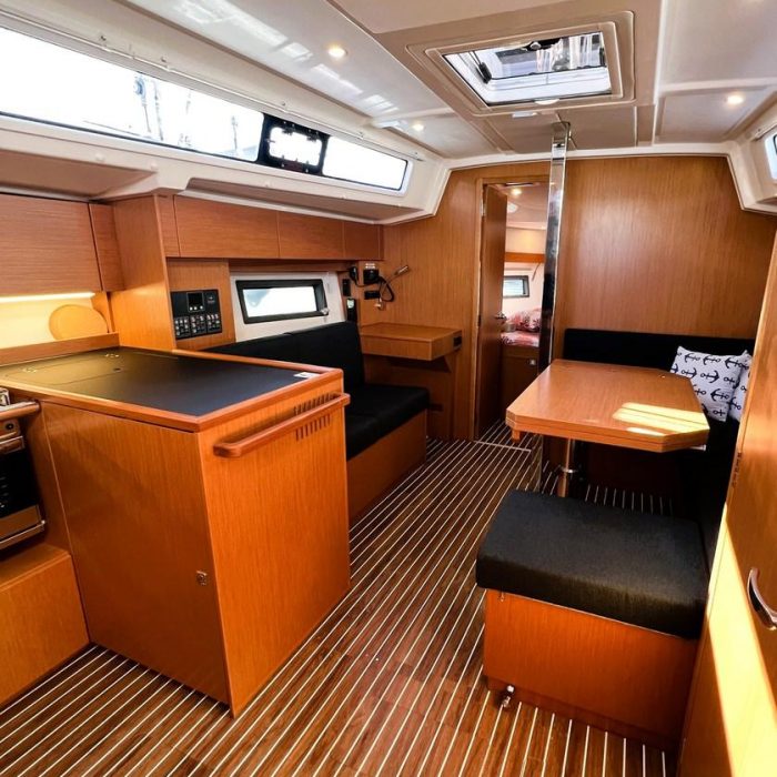 Wind Dancer | Bavaria C38 photo 11