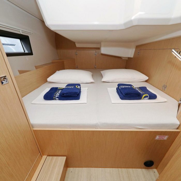 Levente | Bavaria C42 photo 15