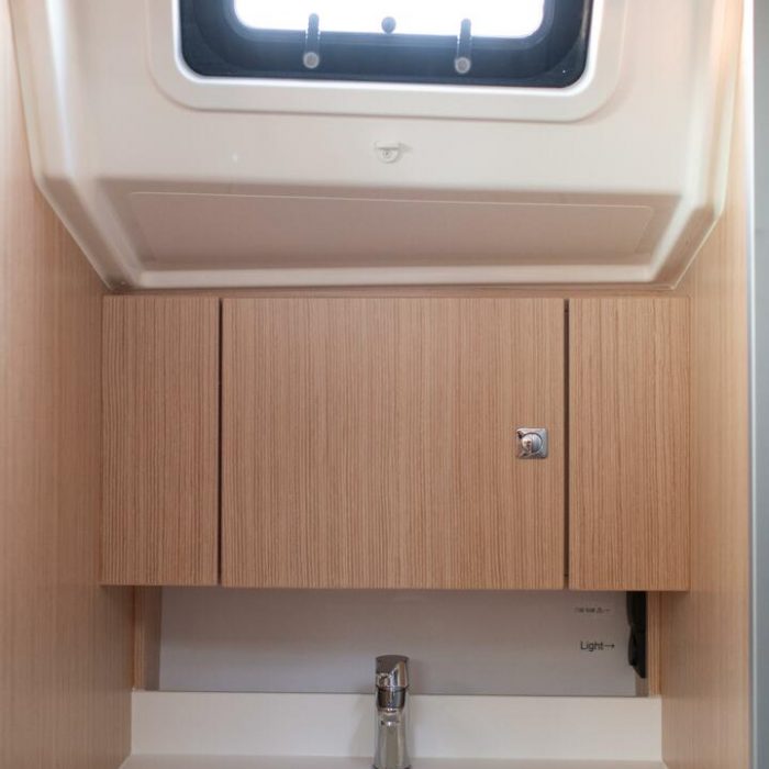 Karpouzi | Bavaria C42 photo 17